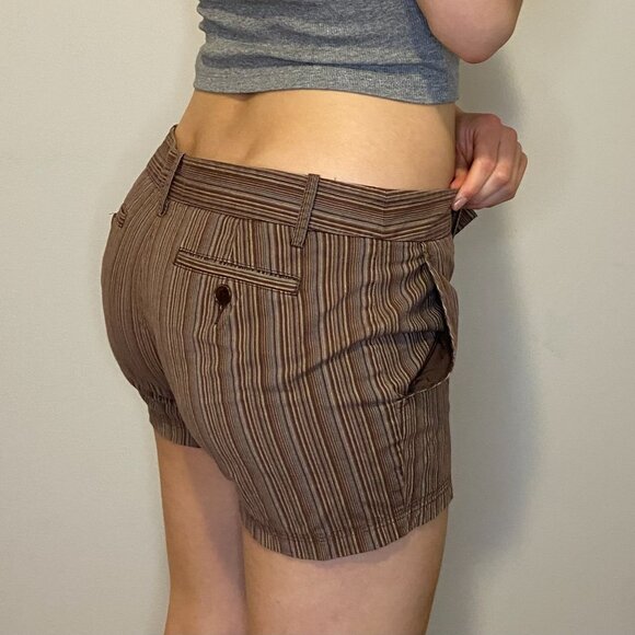 BCBG low-rise Y2k shorts - brown stripe - Picture 4 of 9